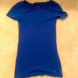 American Eagle Basic V-Neck Tee-Size XS.